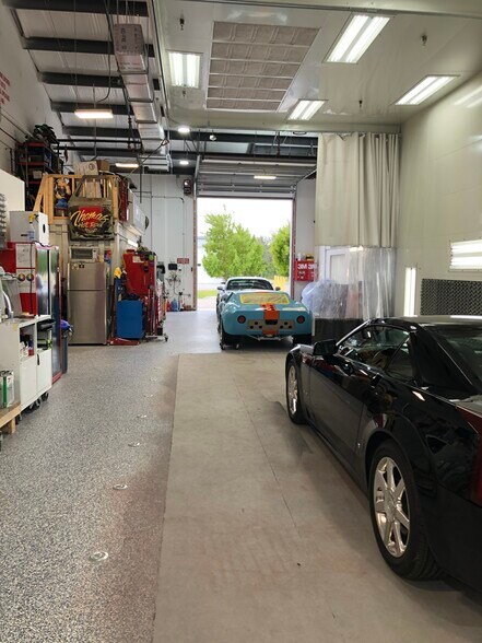 More Photos Of 3939 Tollhouse Dr, Naples Warehouse For Lease