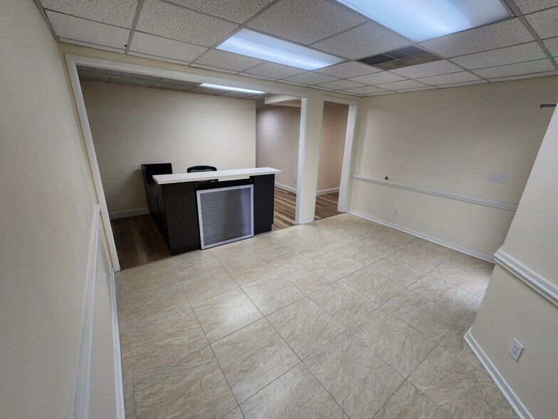 More Photos Of 5100 W Highway 40, Ocala Research And Development For Lease