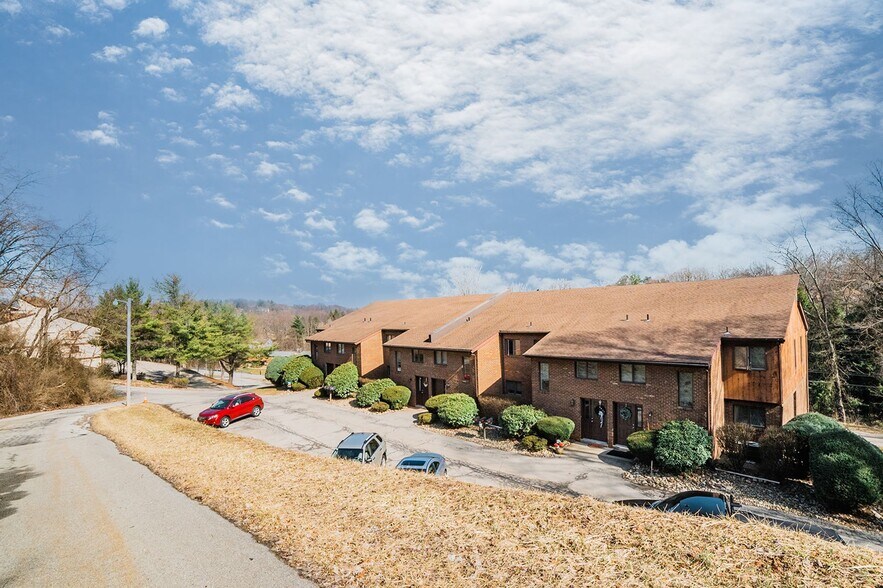 More Photos Of 113-114 Noble Vista Dr, Greensburg Apartments For Sale