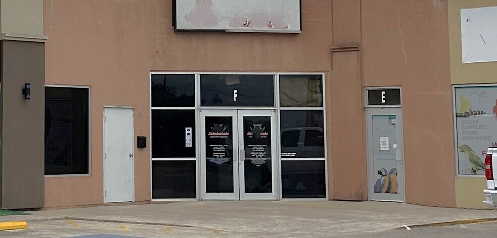 More Photos Of 6600 N Val Verde Rd, Donna Storefront Retail Office For Lease