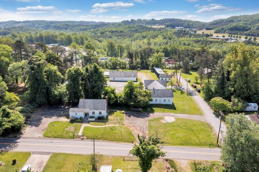 More Photos Of 1687 Stultz Rd, Martinsville Specialty For Sale