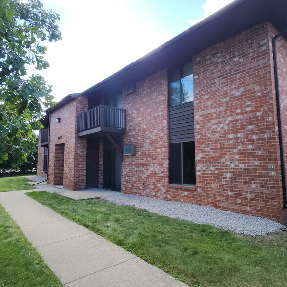 More Photos Of 2521 Honey Lou Ct, Appleton Apartments For Sale