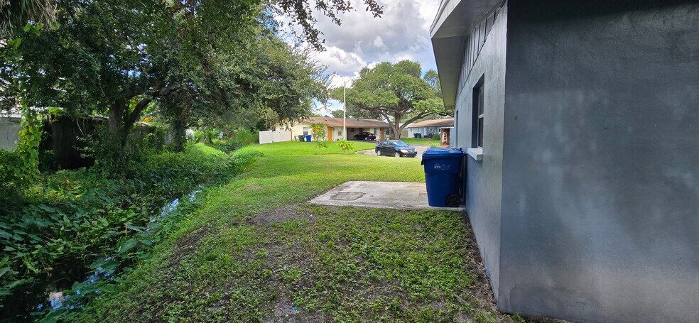 More Photos Of 3404 Dahlia Pl, Largo Apartments For Sale