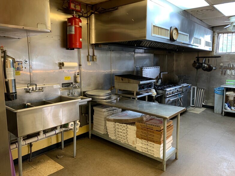 More Photos Of 1007 Van Antwerp Rd, Niskayuna Restaurant For Lease