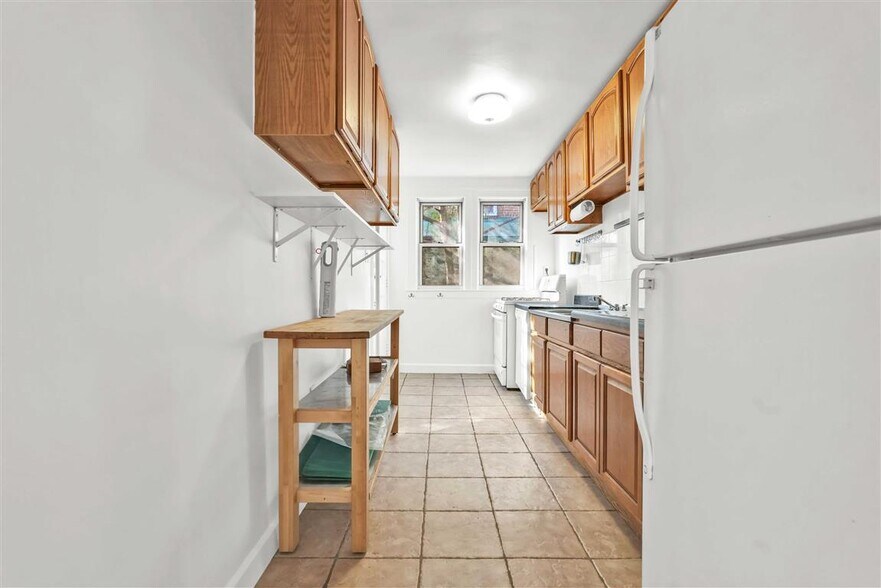 More Photos Of 3930 45th St, Sunnyside Apartments For Sale