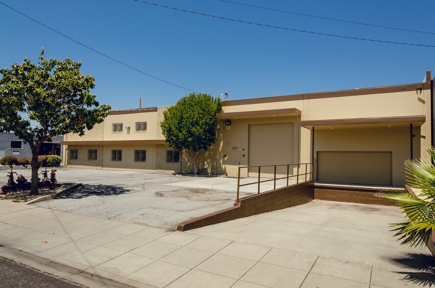 Primary Photo Of 901 Shasta St, Redwood City Warehouse For Lease