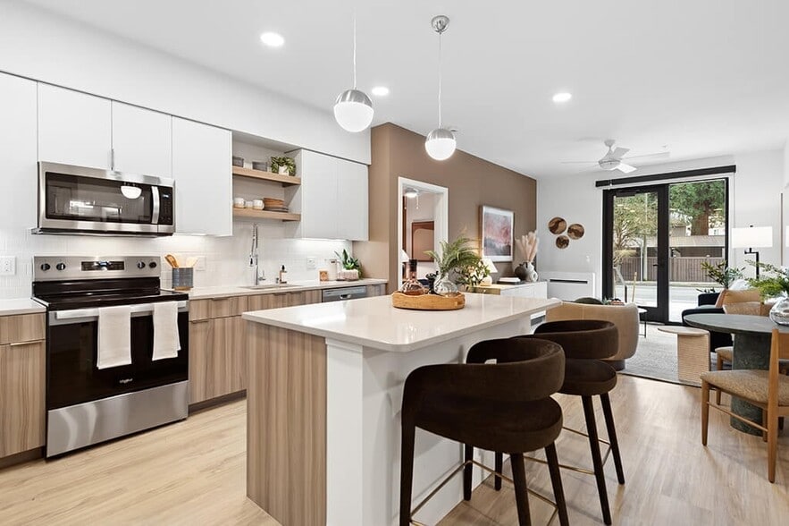 More Photos Of 12430 NE 120th St, Kirkland Apartments For Lease