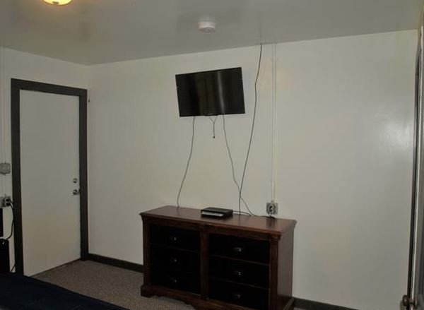 More Photos Of 2710 Asheville Hwy, Canton Hotel For Sale