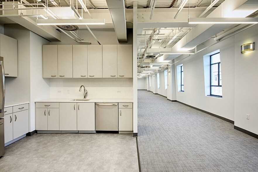 More Photos Of 123 N Pitt St, Alexandria Office For Lease
