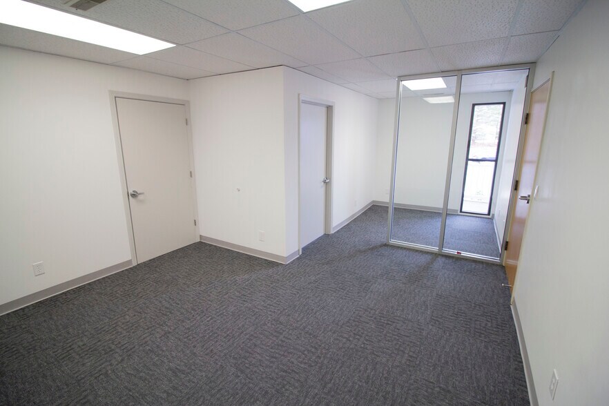 More Photos Of 3030 S 9th St, Kalamazoo Medical For Sale