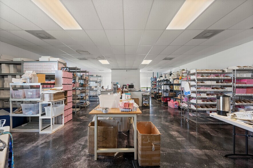More Photos Of 5260 Duncan Rd, Punta Gorda Showroom For Sale