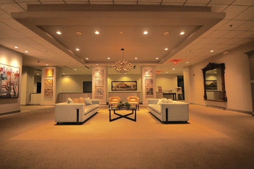 More Photos Of 160 Commonwealth Ave, Boston Apartments For Sale