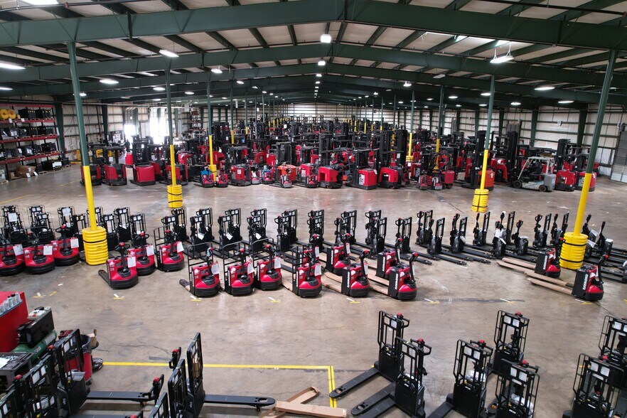 More Photos Of 196 Michelin Ct, Piedmont Warehouse For Lease