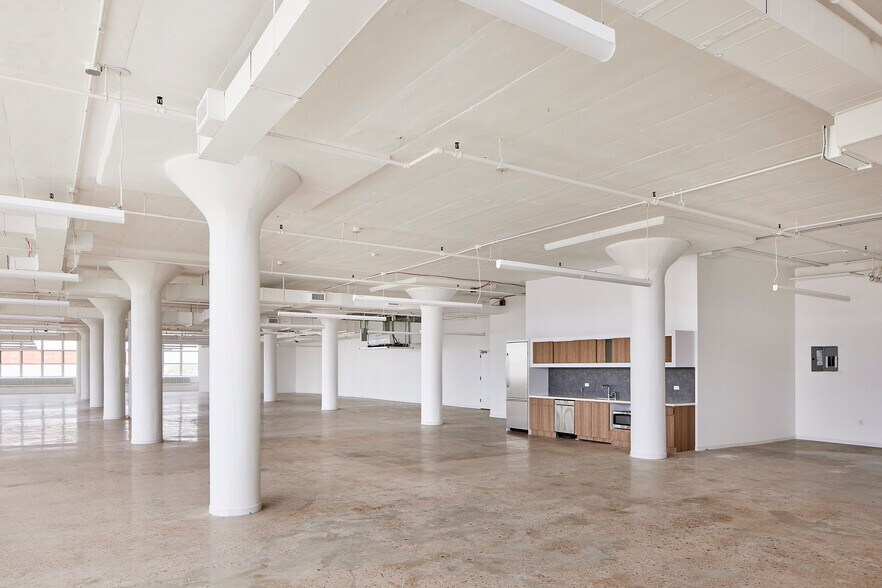 More Photos Of 37-18 Northern Blvd, Long Island City Office For Lease