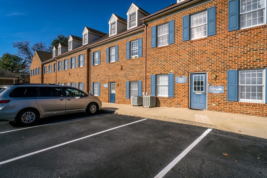 More Photos Of 1600 N Coalter St, Staunton Office For Lease