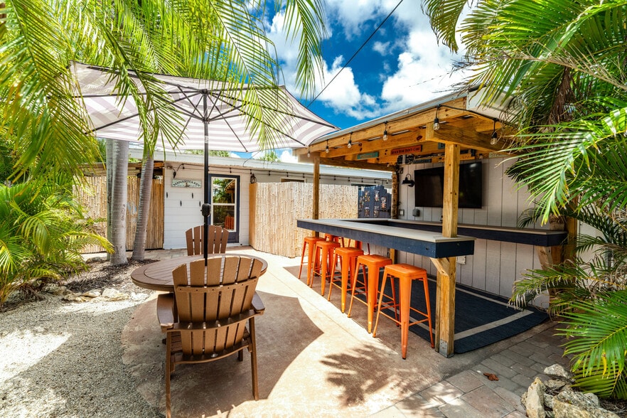 More Photos Of 1130 Gulf Blvd, Englewood Apartments For Sale