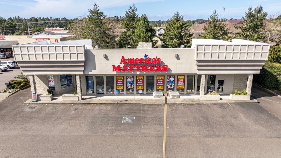 More Photos Of 2455 US-101 Hwy, Florence Freestanding For Lease