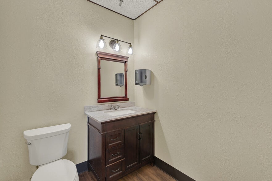 More Photos Of 3 Commercial Pl, Schertz Office For Lease