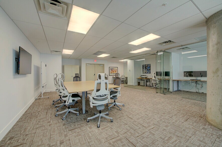 More Photos Of 25 SW 9th St, Miami Office Residential For Lease