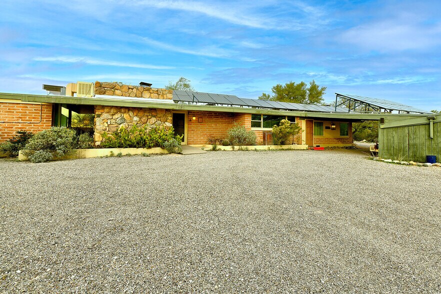 More Photos Of 2751 N Soldier Trl, Tucson Specialty For Sale