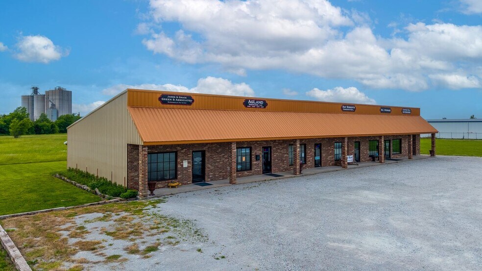 More Photos Of 19095 S 125 Hwy, Fairland General Retail For Sale