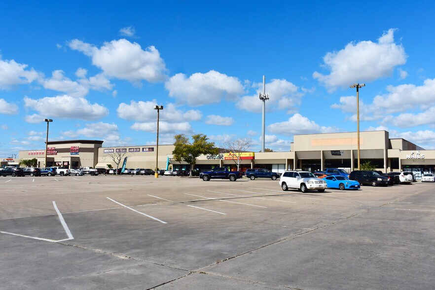 Primary Photo Of 11021 Fuqua St, Houston Unknown For Lease