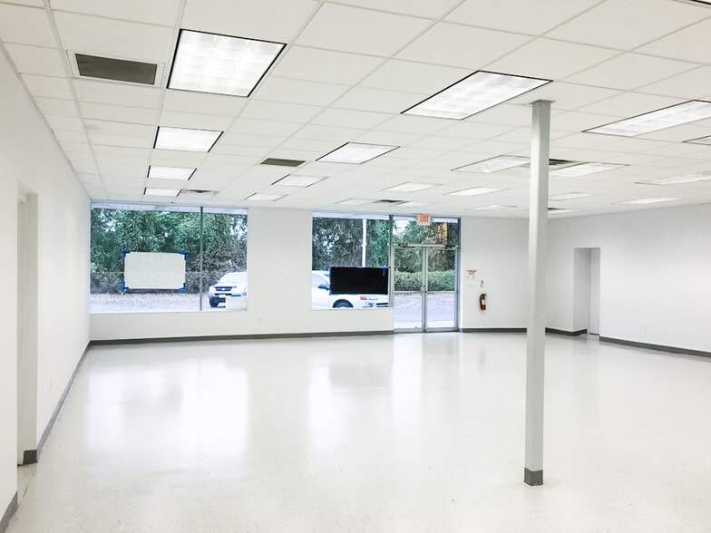 More Photos Of 4441 N Summit St, Toledo Unknown For Lease