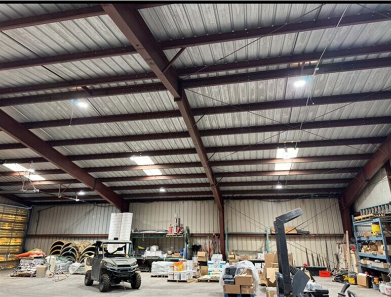 More Photos Of 1 Carnival St, Hazleton Warehouse For Lease