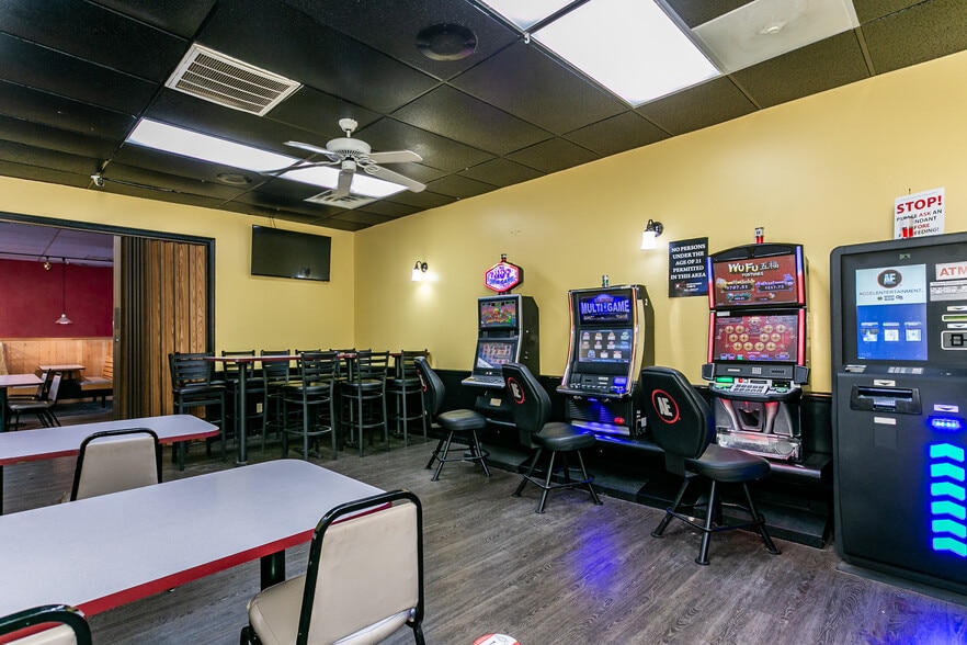 More Photos Of 105 S Jefferson St, Millstadt Storefront For Sale