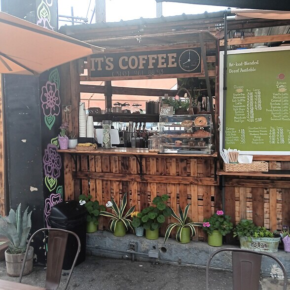 More Photos Of 1880 S Redondo Blvd, Los Angeles General Retail For Sale