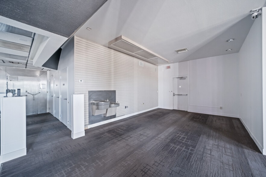 More Photos Of 1755 E Lakeside Dr, Bullhead City Bank For Sale