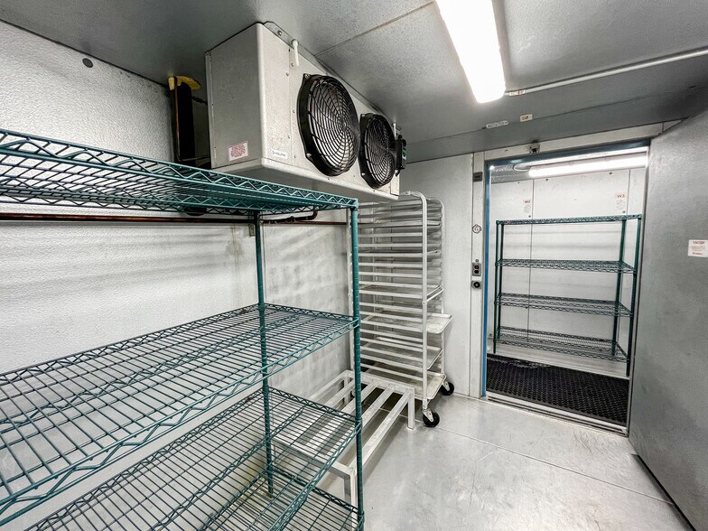 More Photos Of 906 S Highway 285, Pecos Warehouse For Sale