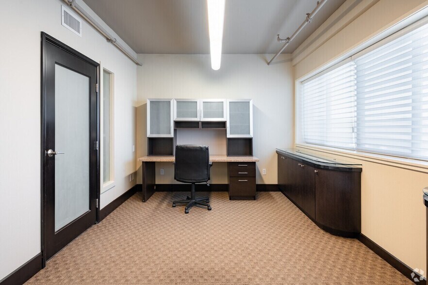 More Photos Of 4130 1st Ave S, Seattle Freestanding For Lease