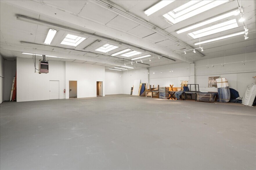 More Photos Of 4075 Transport St, Palo Alto Service For Lease