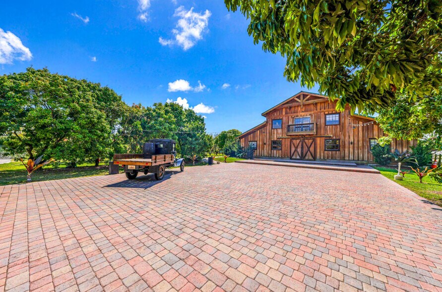 More Photos Of 19050 SW 194th Ave, Miami Lodge Meeting Hall For Sale