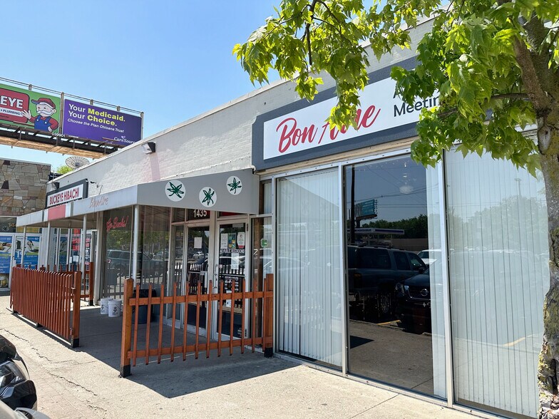 More Photos Of 1431 S Hamilton Rd, Columbus Unknown For Lease