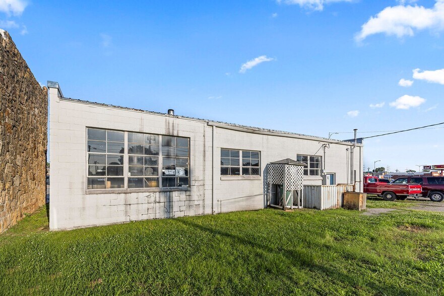 More Photos Of 249 S Wilson St, Vinita Auto Repair For Sale