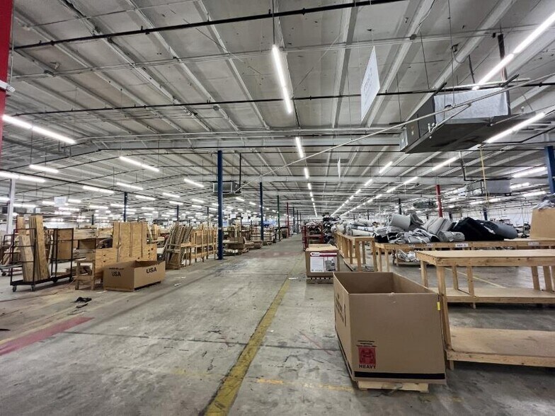 Primary Photo Of 1003 Denmill Rd, New Albany Warehouse For Sale