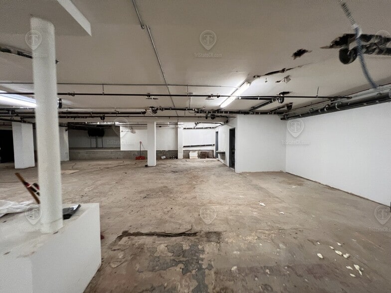 More Photos Of 601 Eighth Ave, New York Storefront For Lease