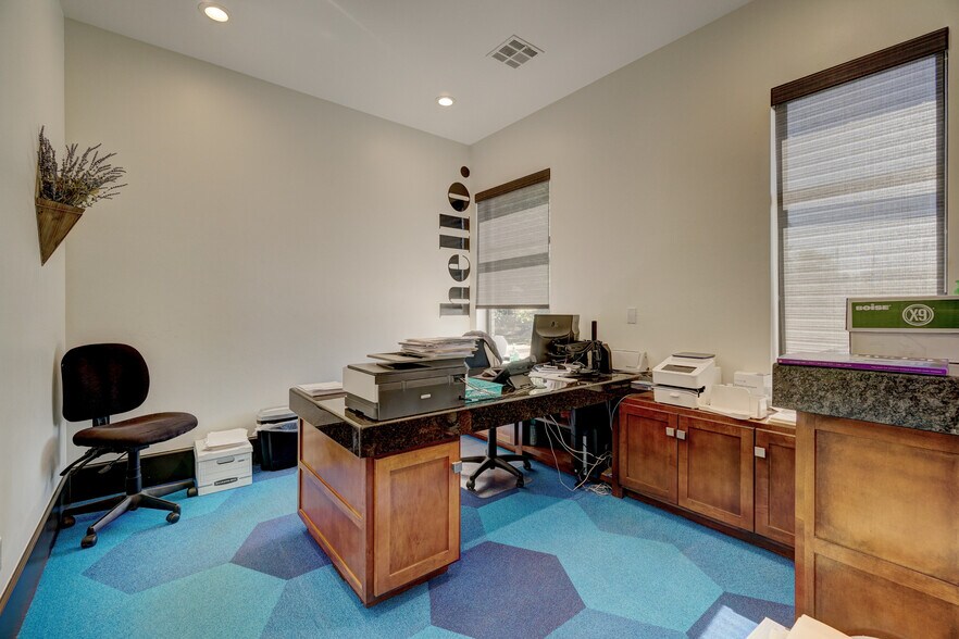 More Photos Of 616 S Post Rd, Midwest City Medical For Sale