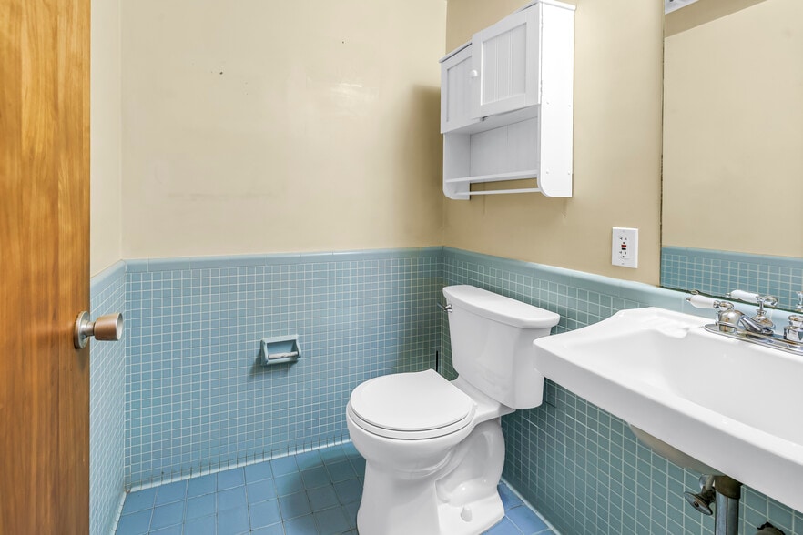 More Photos Of 2363 1st Ave N, Saint Petersburg Office For Sale