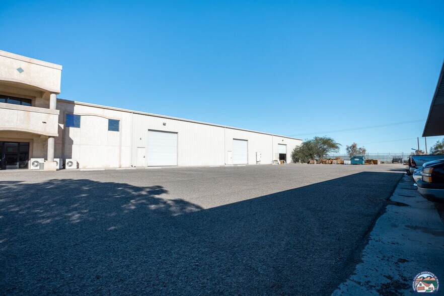 More Photos Of 1103 Industry Way, El Centro Warehouse For Sale