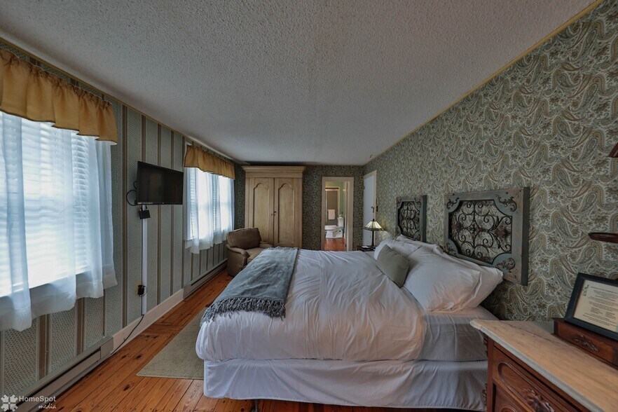 More Photos Of 2468 Route 390, Canadensis Hospitality For Sale