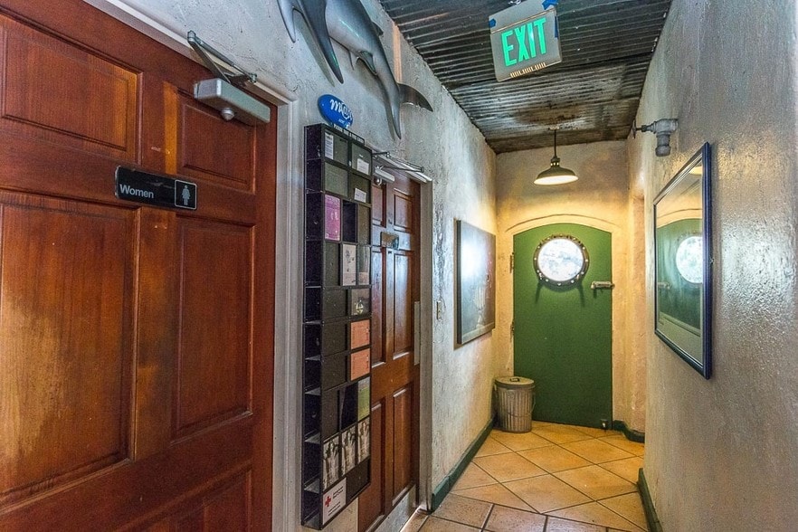 More Photos Of 1105 N Topanga Canyon Blvd, Topanga Restaurant For Sale