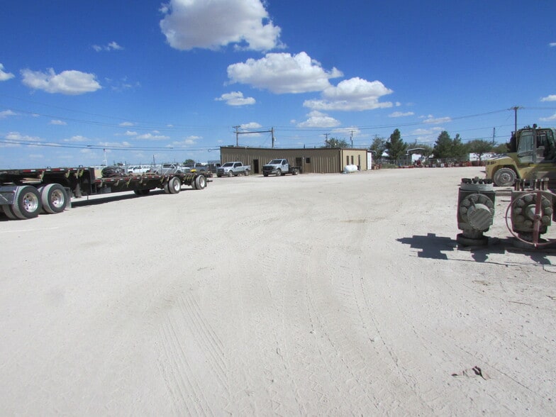 More Photos Of 3938 S County Road 1290, Odessa Warehouse For Lease