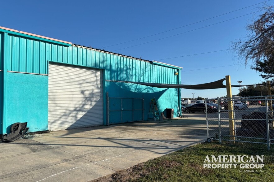 More Photos Of 2721 S McCall Rd, Englewood Unknown For Lease