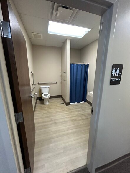 More Photos Of 96 Integrity Dr, Hebron Medical For Lease