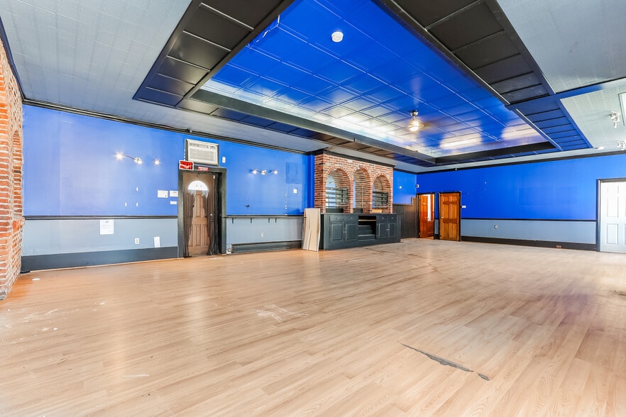 More Photos Of 50 N 4th St, Columbia Storefront Retail Residential For Lease