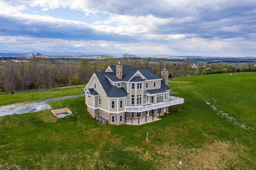 More Photos Of 243 Barrenridge rd, Staunton Specialty For Sale