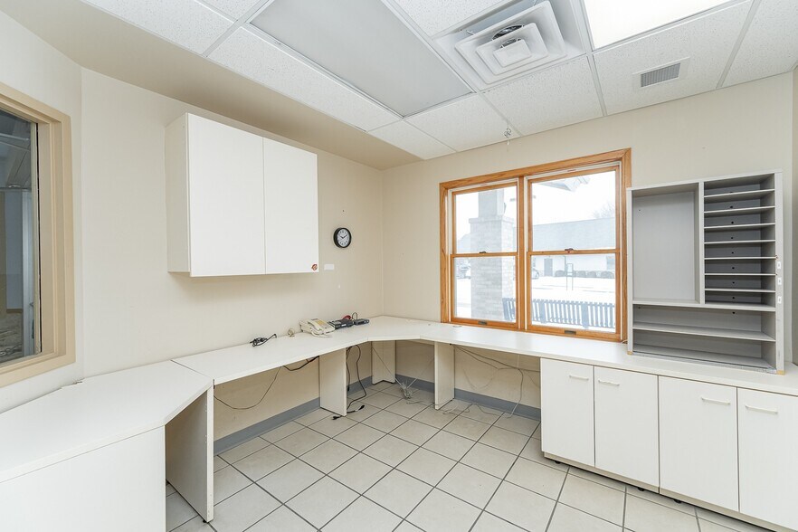 More Photos Of 202 5th St SE, Kasson Flex For Sale